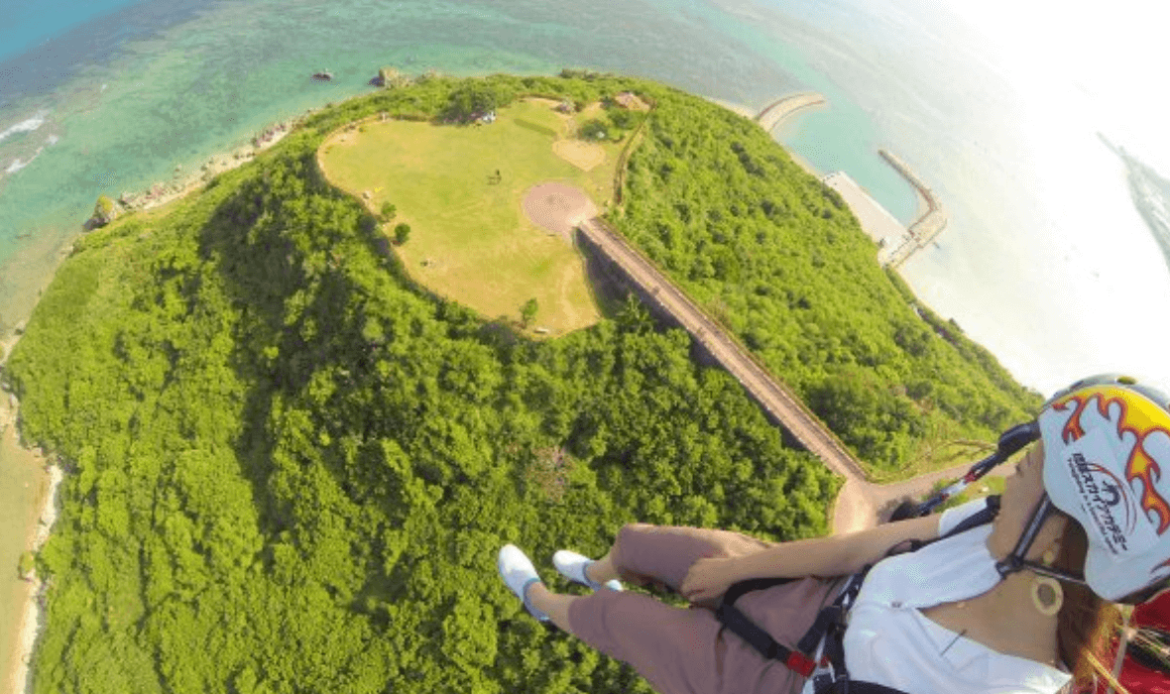 知念岬公園飛行傘體驗 150米高空角度