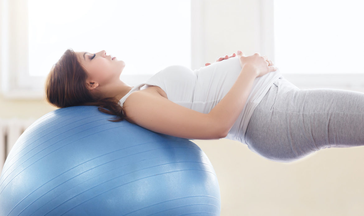 孕婦瑜珈動作 避免擠壓腹部